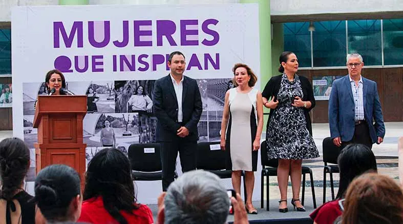 Mujeres que