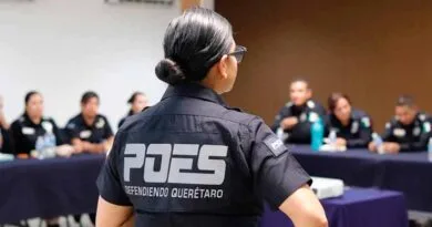 a policías