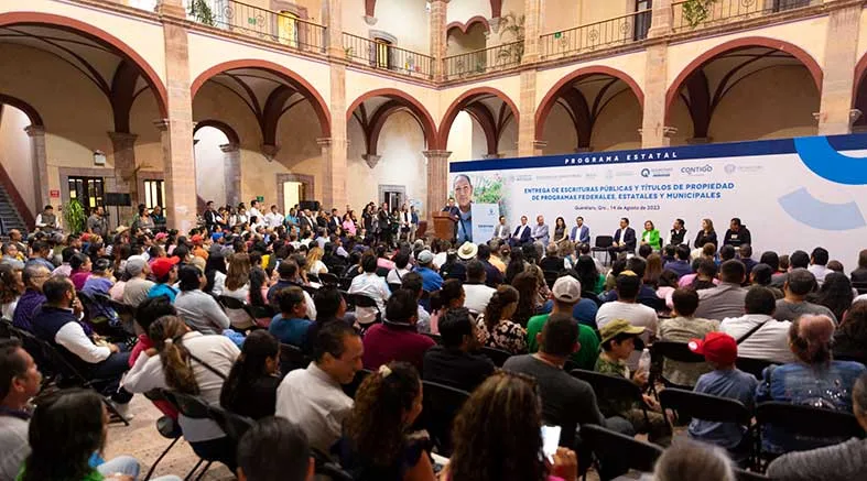 65 familias reciben escrituras y títulos de propiedad 1 65 familias