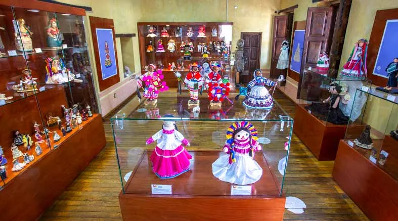 Visita el Museo de la Muñeca Artesanal
