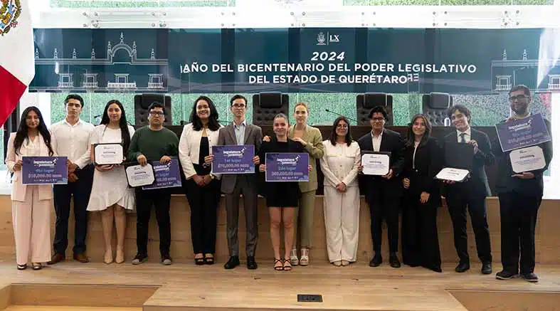 Premian a ganadores de la Legislatura de la Juventud 1 Premian