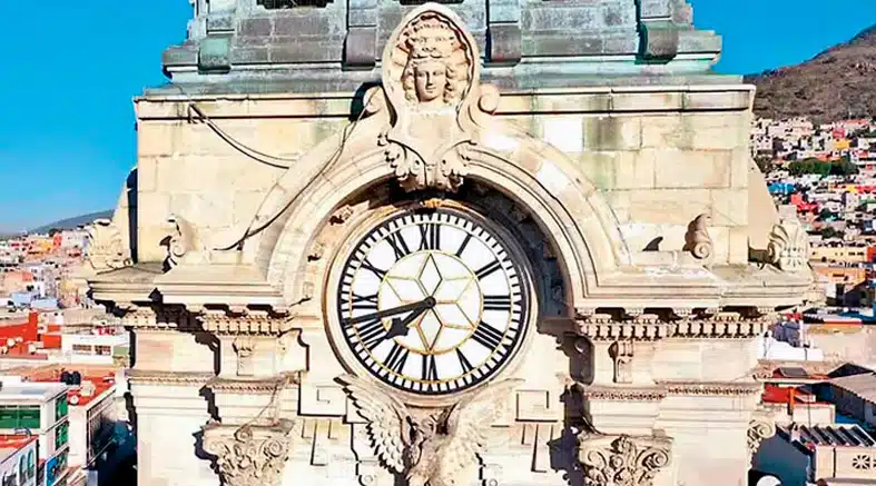 reloj monumental