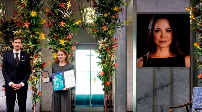 Hija de María Corina Machado recibe en su nombre el Nobel de la Paz 1 Hija