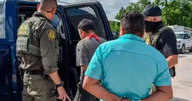 EE.UU. continuará con las redadas migratorias EE