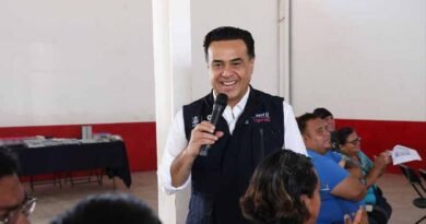 Fortalece Luis Nava cercanía con familias beneficiarias de El Marqués Fortalece