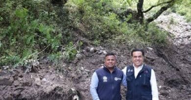 Supervisan liberación de camino afectado por deslave en Joyas de Bucareli liberación