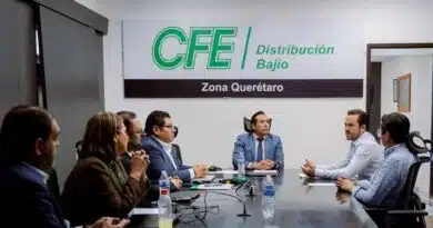 Mauricio Cárdenas entregó un exhorto a directivos de la CFE Mauricio Cárdenas