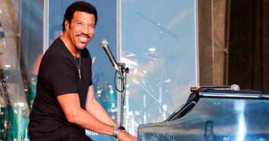 Lionel Richie es hospitalizado tras presentar malestar durante concierto Lionel Richie