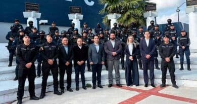 Policía