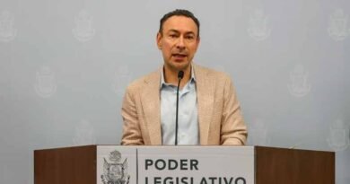 Arturo Maximiliano propone regular la pirotecnia Arturo Maximiliano