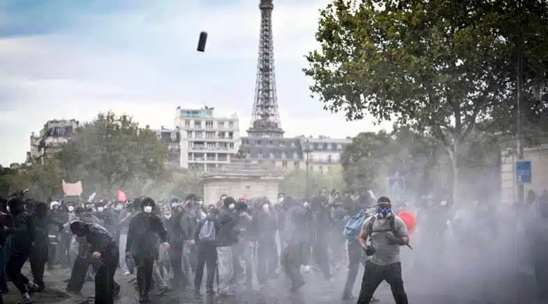 Francia autoriza el uso de granadas aturdidoras en las manifestaciones 1 Francia