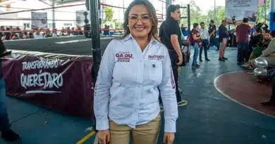 Claudia Gayou rinde Segundo Informe Legislativo Rinde