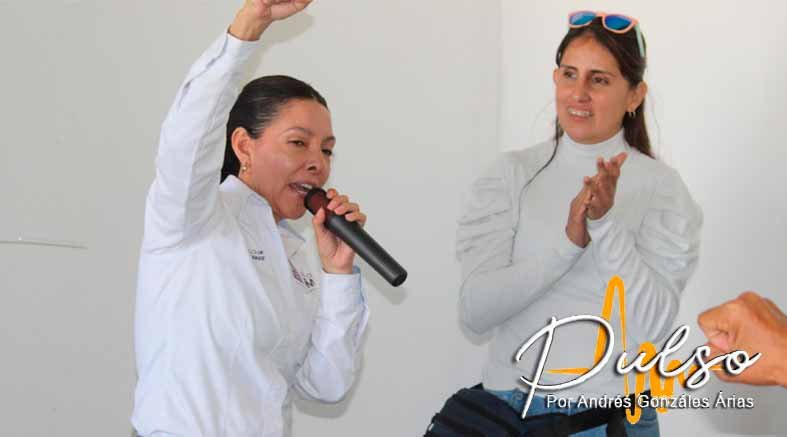 en pie